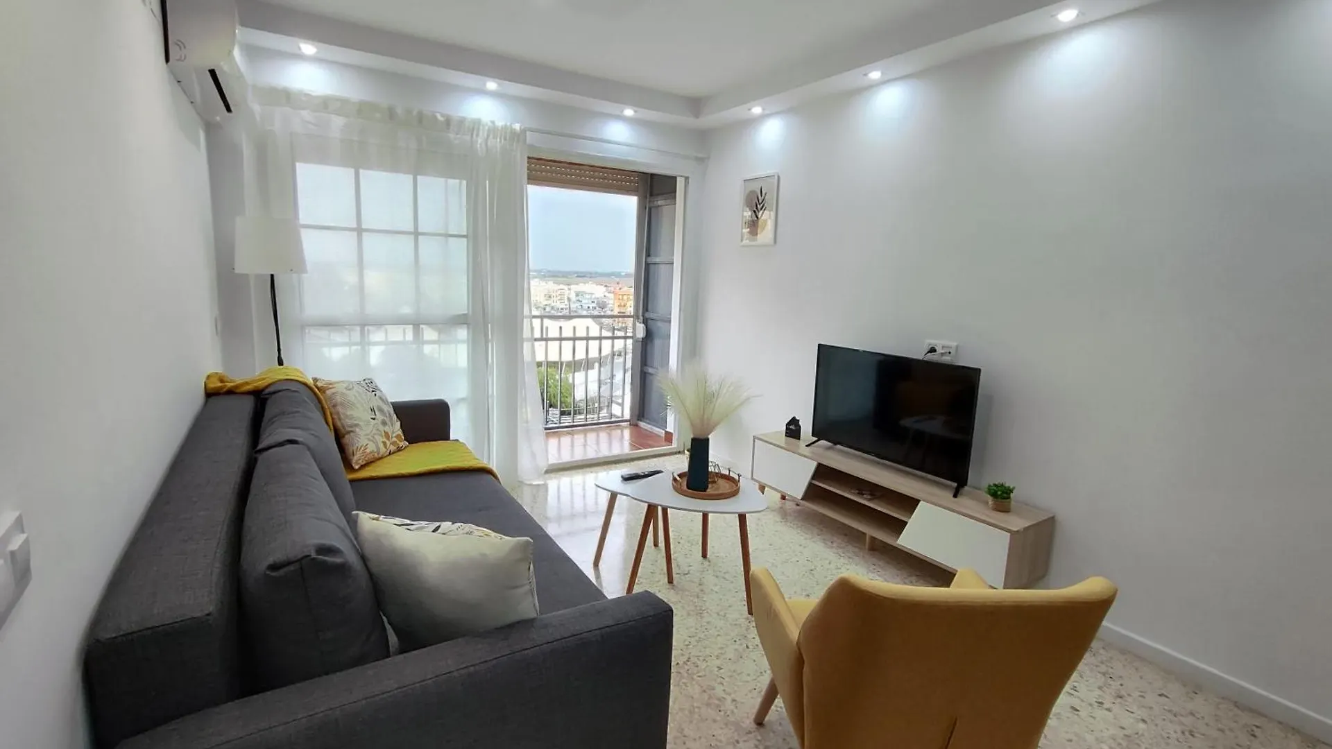 Precioso Apartamento En Sevilla. Camas